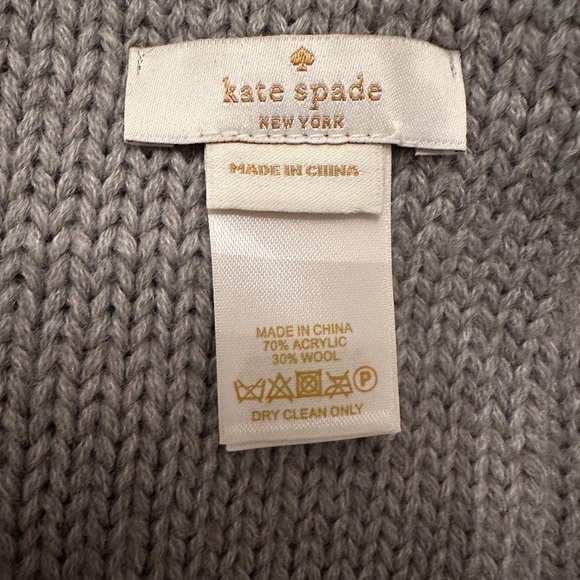 Kate Spade Gathered Bow Neckwarmer in Grey/White (picture demonstrates fit) NWOT - Picture 4 of 4